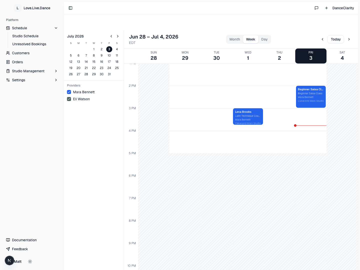 DanceClarity booking calendar showing available time slots